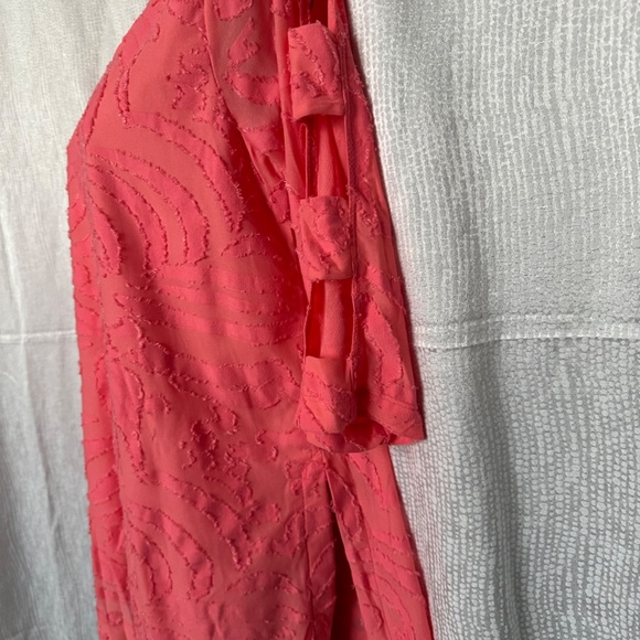 LULU B, melon/ pink, 3/4 sleeve  with cut outs, top, size M - Picture 4 of 6